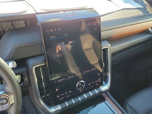 Certified 2025 GMC Yukon XL Denali image 31