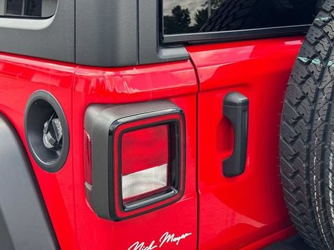 Used 2021 Jeep Wrangler Unlimited Sport AWD/4WD image 12