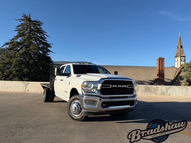Used 2022 RAM 3500 Tradesman w/ Chrome Appearance Group AWD/4WD image 2