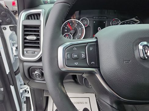 New 2026 RAM 2500 Big Horn AWD/4WD image 13