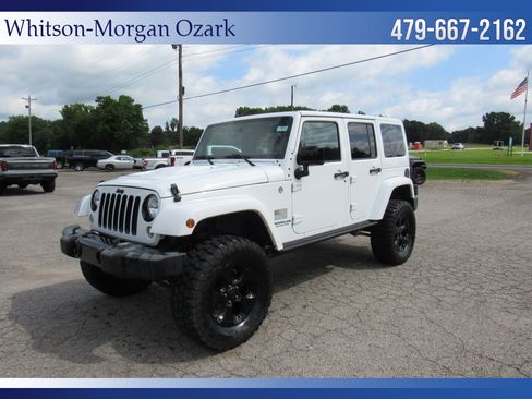 Used 2015 Jeep Wrangler Unlimited Sahara AWD/4WD image 3