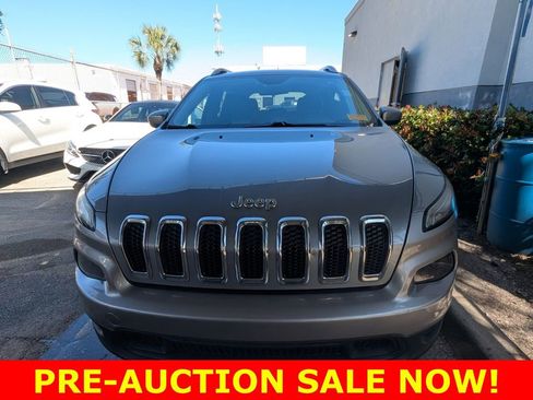 Used 2014 Jeep Cherokee Latitude image 2