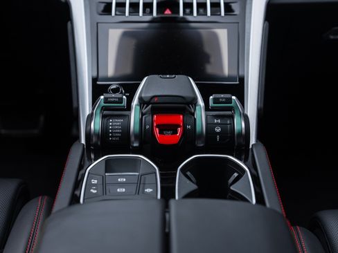 Used 2021 Lamborghini Urus image 31