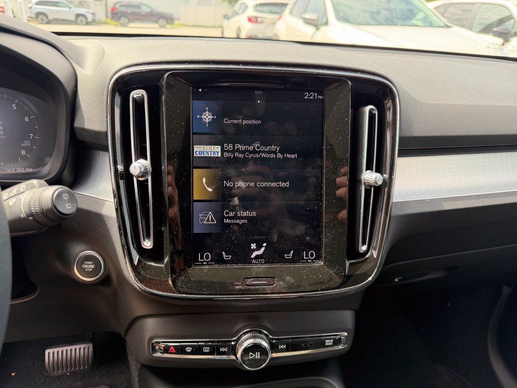 Used 2019 Volvo XC40 T5 Momentum AWD/4WD image 29