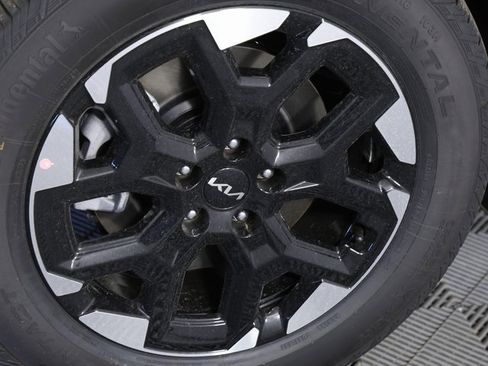 Certified 2025 Kia Sorento S w/ Panoramic Sunroof Package image 7