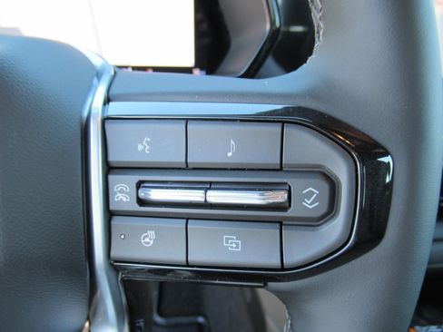 New 2026 Chevrolet Colorado ZR2 AWD/4WD image 23