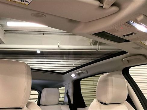 Certified 2025 Land Rover Discovery Sport S image 29