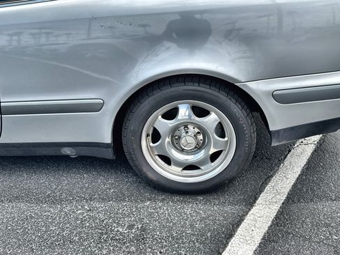 Used 1999 Mercedes-Benz CLK 320 Coupe image 31