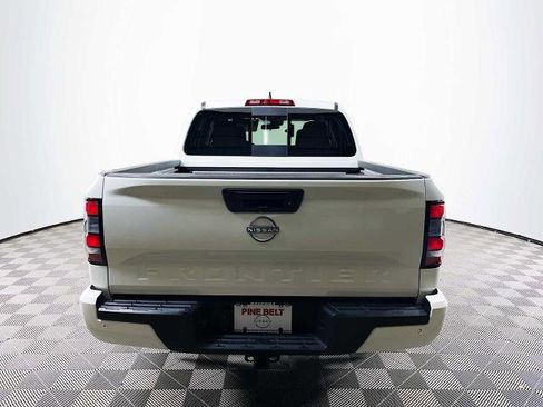 Certified 2025 Nissan Frontier SV w/ SV Convenience Package image 5