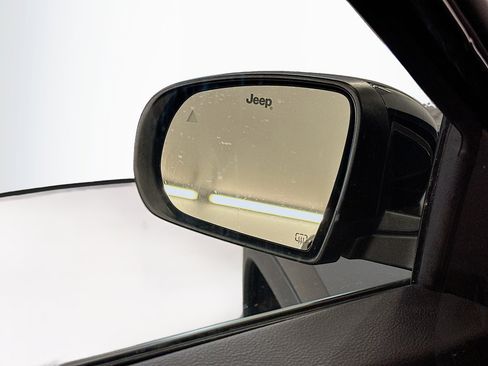 Used 2022 Jeep Compass Latitude image 16