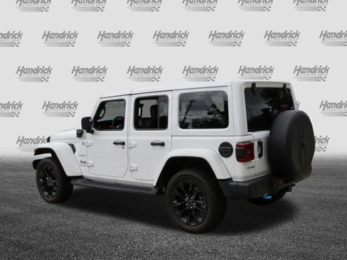 Used 2024 Jeep Wrangler Unlimited Sahara w/ Technology Group AWD/4WD image 7