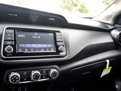 Used 2025 Nissan Kicks Play S image 23