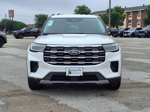 New 2026 Ford Explorer Active RWD image 9