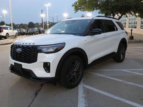 New 2026 Ford Explorer ST-Line w/ ST-Line Street Pack AWD/4WD image 3