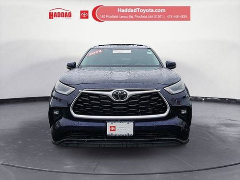 Certified 2024 Toyota Highlander XLE image 8