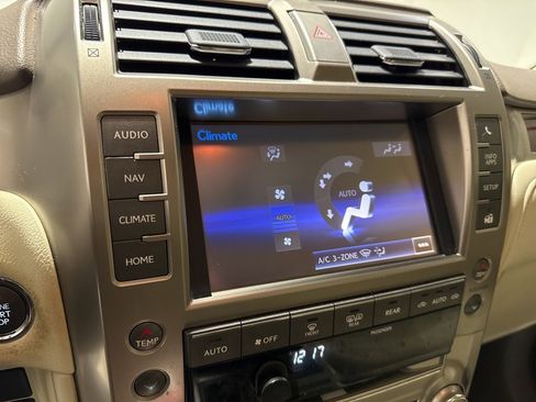 Used 2015 Lexus GX 460 image 19