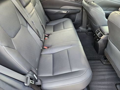 Used 2023 Lexus RX 350 w/ Accessory Package (Z1) AWD/4WD image 31