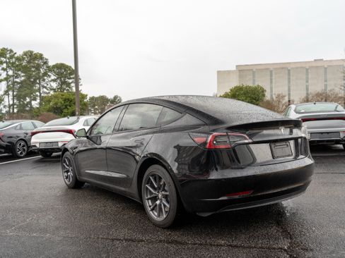 Used 2023 Tesla Model 3 Standard Range image 6