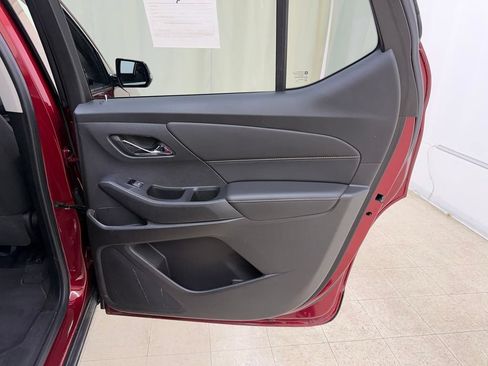 Used 2019 Chevrolet Traverse LT FWD image 14