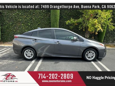 Used 2016 Toyota Prius Two FWD image 5