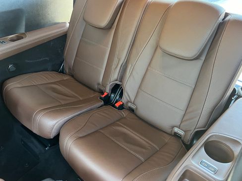 Used 2024 Mercedes-Benz GLS 450 4MATIC w/ Pinnacle Trim Package image 21