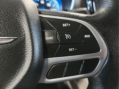 Used 2019 Chrysler Pacifica L FWD image 14