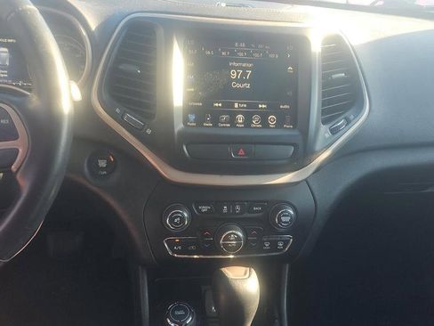 Used 2016 Jeep Cherokee Limited AWD/4WD image 13