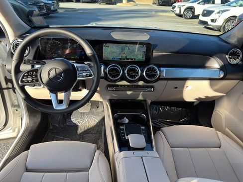 Used 2023 Mercedes-Benz EQB 300 EQB 300 image 10