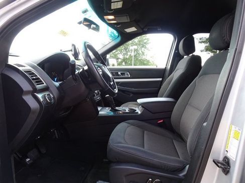 Used 2016 Ford Explorer XLT FWD image 11