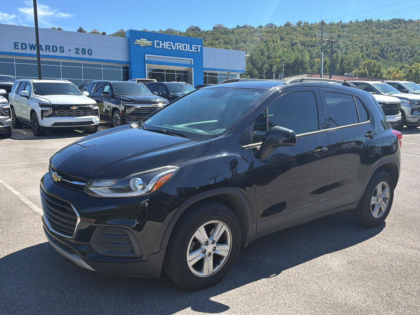 Used 2022 Chevrolet Trax LT AWD/4WD image 1