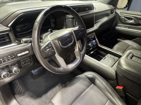 Used 2024 GMC Yukon Denali w/ Denali Reserve Package image 17
