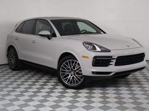Certified 2023 Porsche Cayenne AWD/4WD image 9
