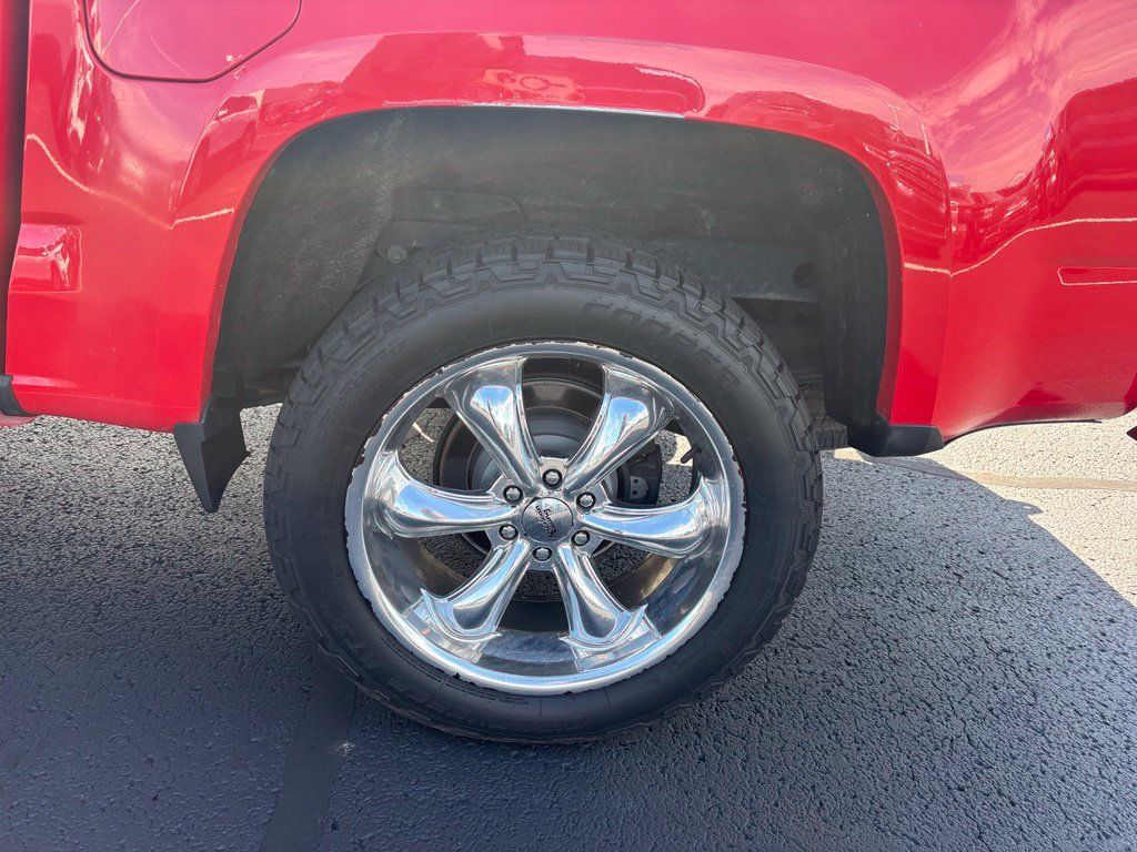 Used 2016 Chevrolet Colorado LT AWD/4WD image 10