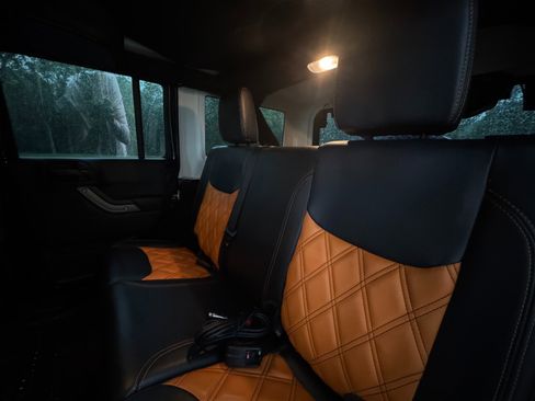 Used 2018 Jeep Wrangler Unlimited Sport S image 46