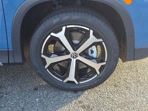 New 2026 Volkswagen Tiguan SE AWD/4WD image 9