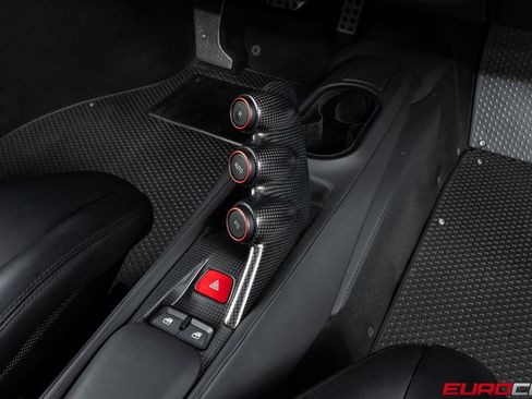Used 2019 Ferrari 488 Pista Coupe RWD image 38