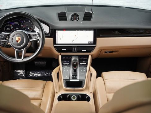 Used 2021 Porsche Cayenne w/ Premium Package AWD/4WD image 21