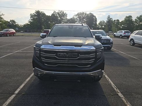 Used 2022 GMC Sierra 1500 SLT w/ SLT Premium Plus Package AWD/4WD image 2