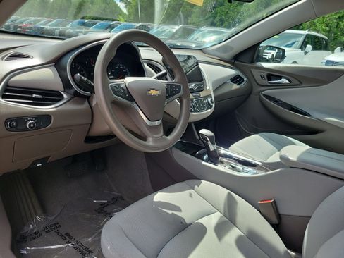 Used 2022 Chevrolet Malibu LT FWD image 19