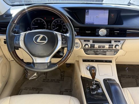 Used 2013 Lexus ES 350 w/ Luxury Pkg image 7