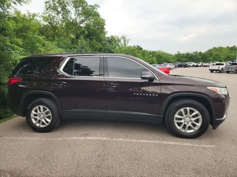 Used 2021 Chevrolet Traverse LT FWD image 7