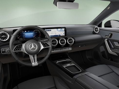 Used 2025 Mercedes-Benz CLA 250 image 38