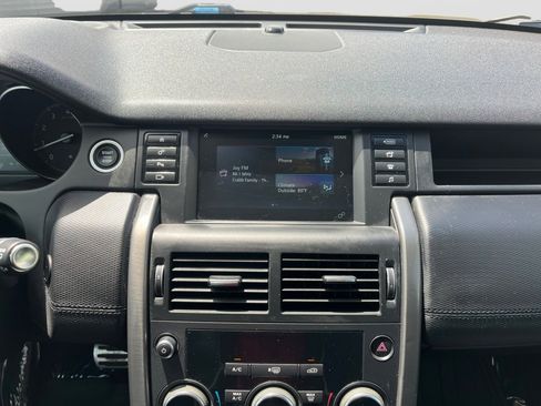 Used 2018 Land Rover Discovery Sport HSE AWD/4WD image 19