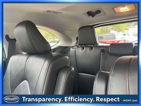 Used 2023 Toyota Highlander Platinum image 13