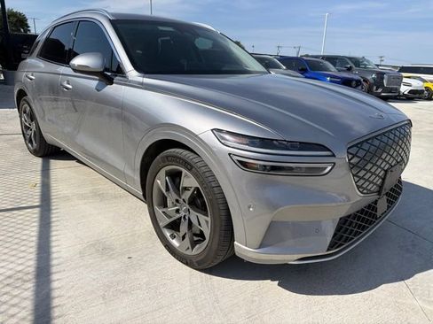 Used 2023 Genesis Electrified GV70 AWD/4WD image 3