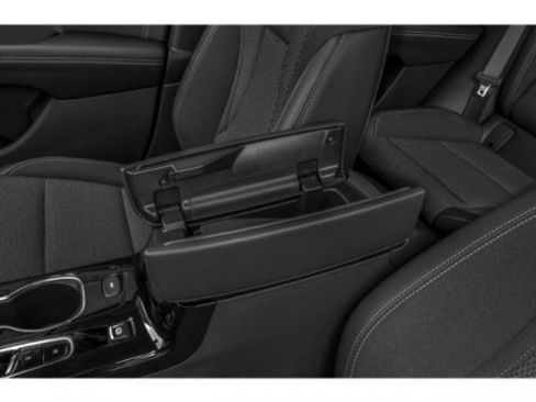 Used 2022 Buick Envision Essence w/ Technology Package I image 17