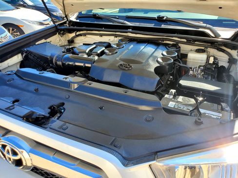 Used 2012 Toyota 4Runner SR5 w/ Premium Pkg AWD/4WD image 44