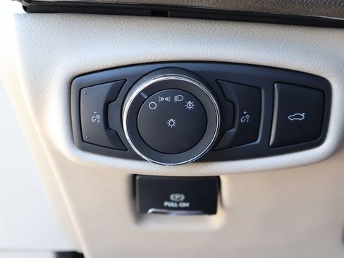 Used 2020 Lincoln MKZ w/ Convenience Package FWD image 16