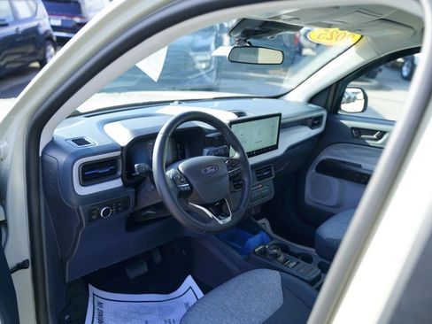 Used 2025 Ford Maverick XLT w/ XLT Luxury Package image 13
