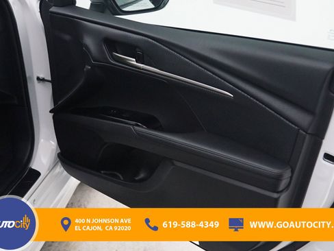 Used 2025 Toyota Camry XSE image 17